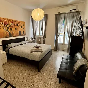 Mama And Apartament